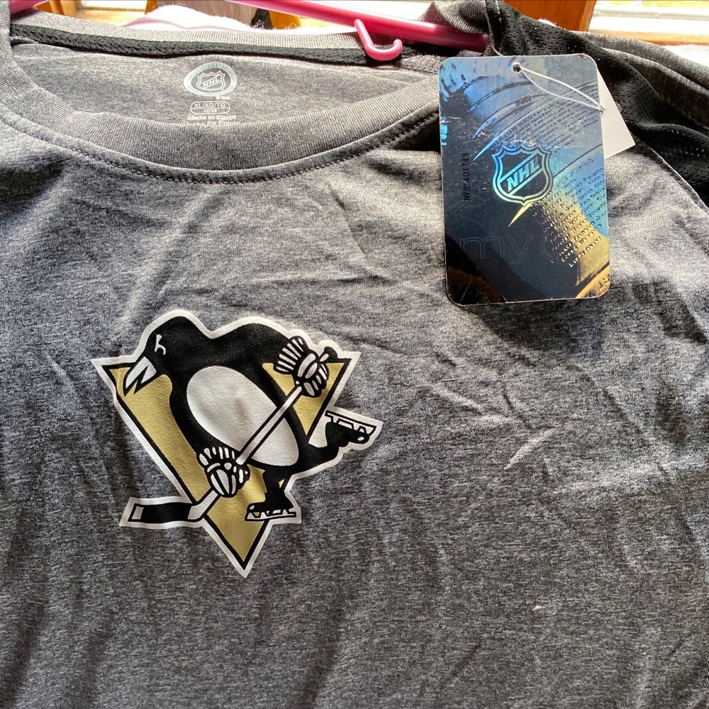 NHL Pittsburgh Penguins athletic dry wicking shirt